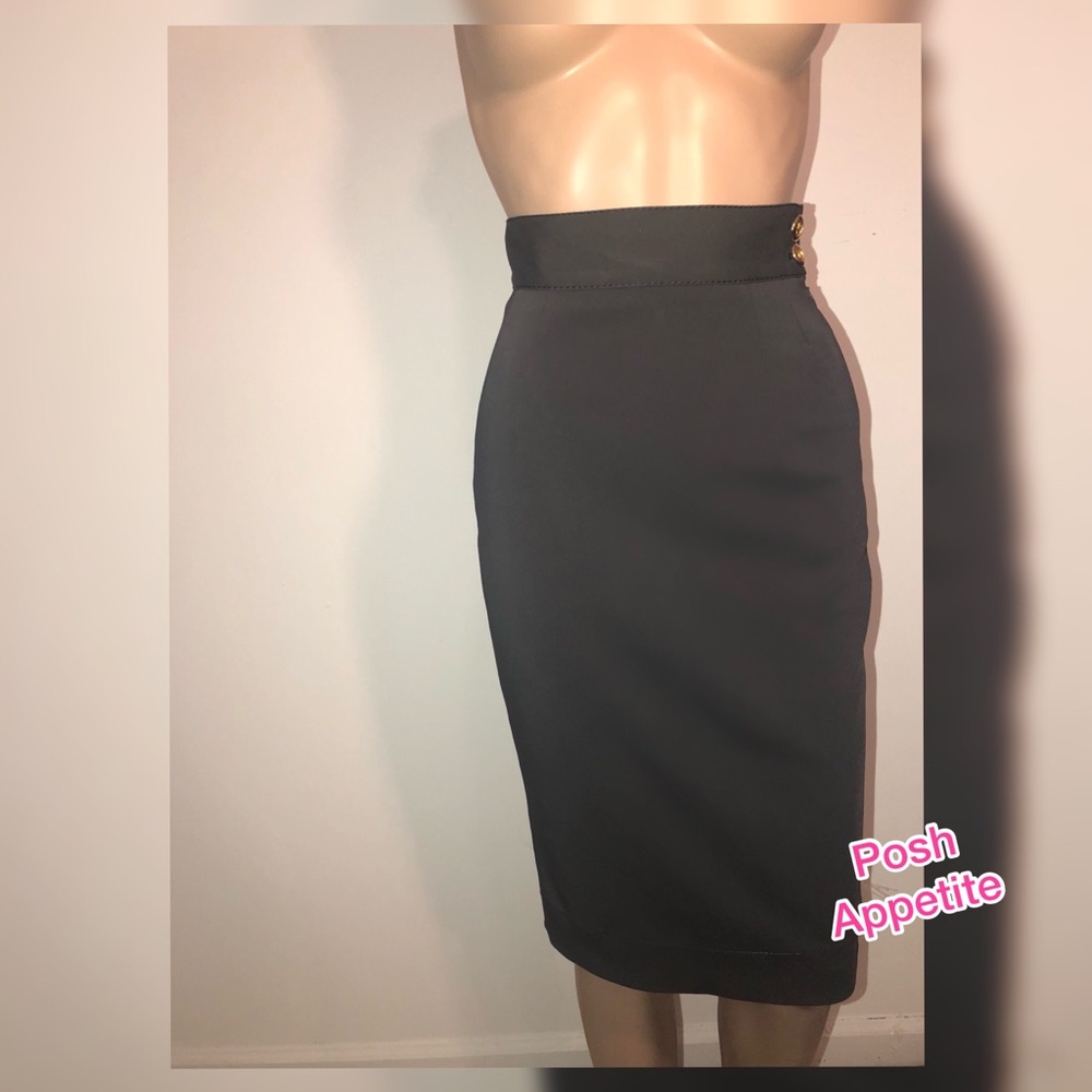 SOLD —-Vintage CHANEL pencil skirt